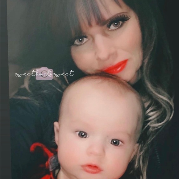 Meet your Posher, Momtrepreneur - Picture 4 of 9